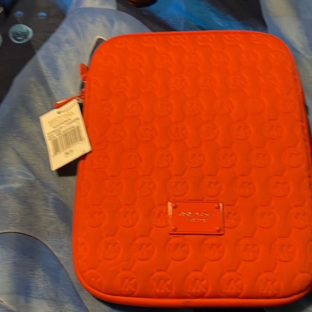 Michael Kors I pad case. NWT - Picture 3 of 8